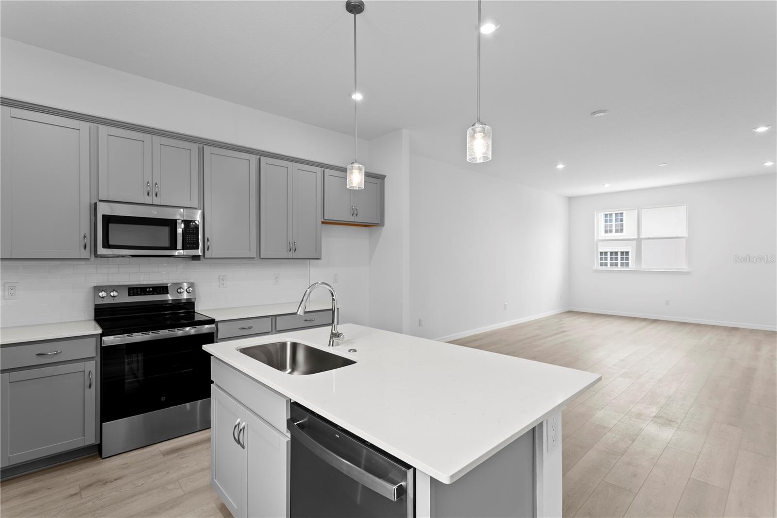 9614 Montague St Property Photo 12