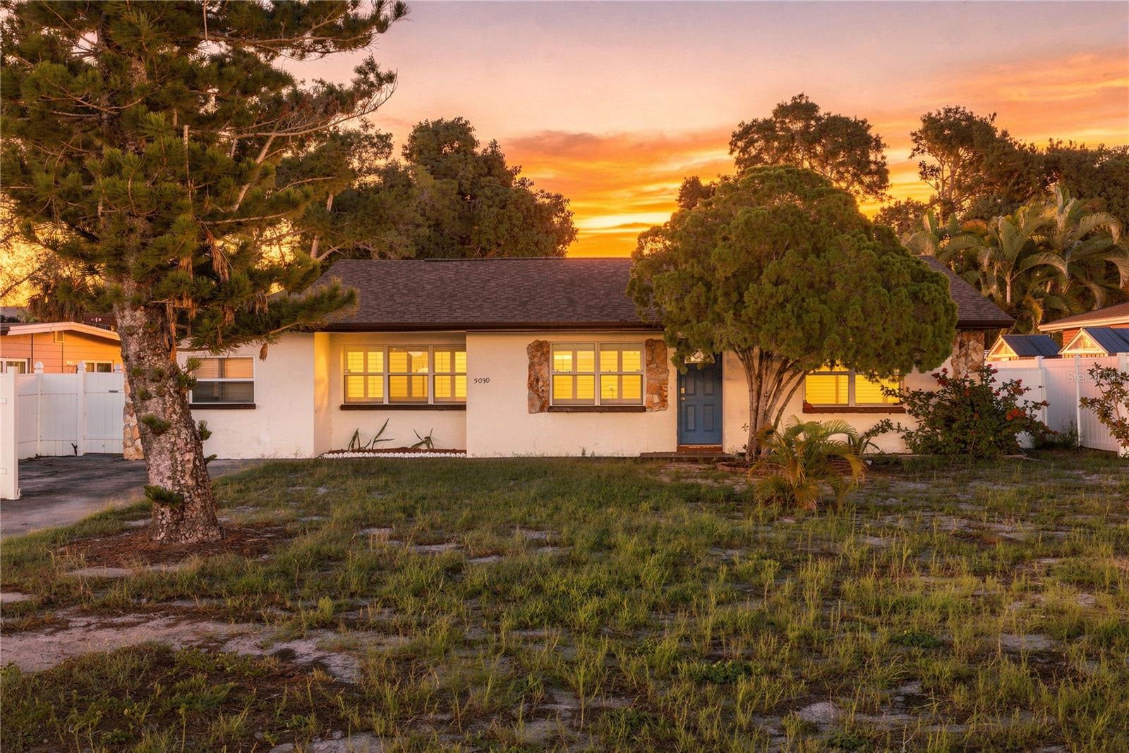 5030 Aragon Way S Property Photo 1