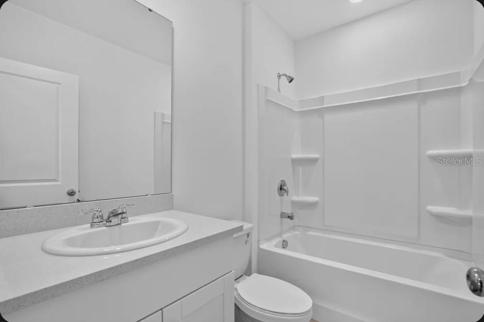 13713 Shellmore Ave Property Photo 11