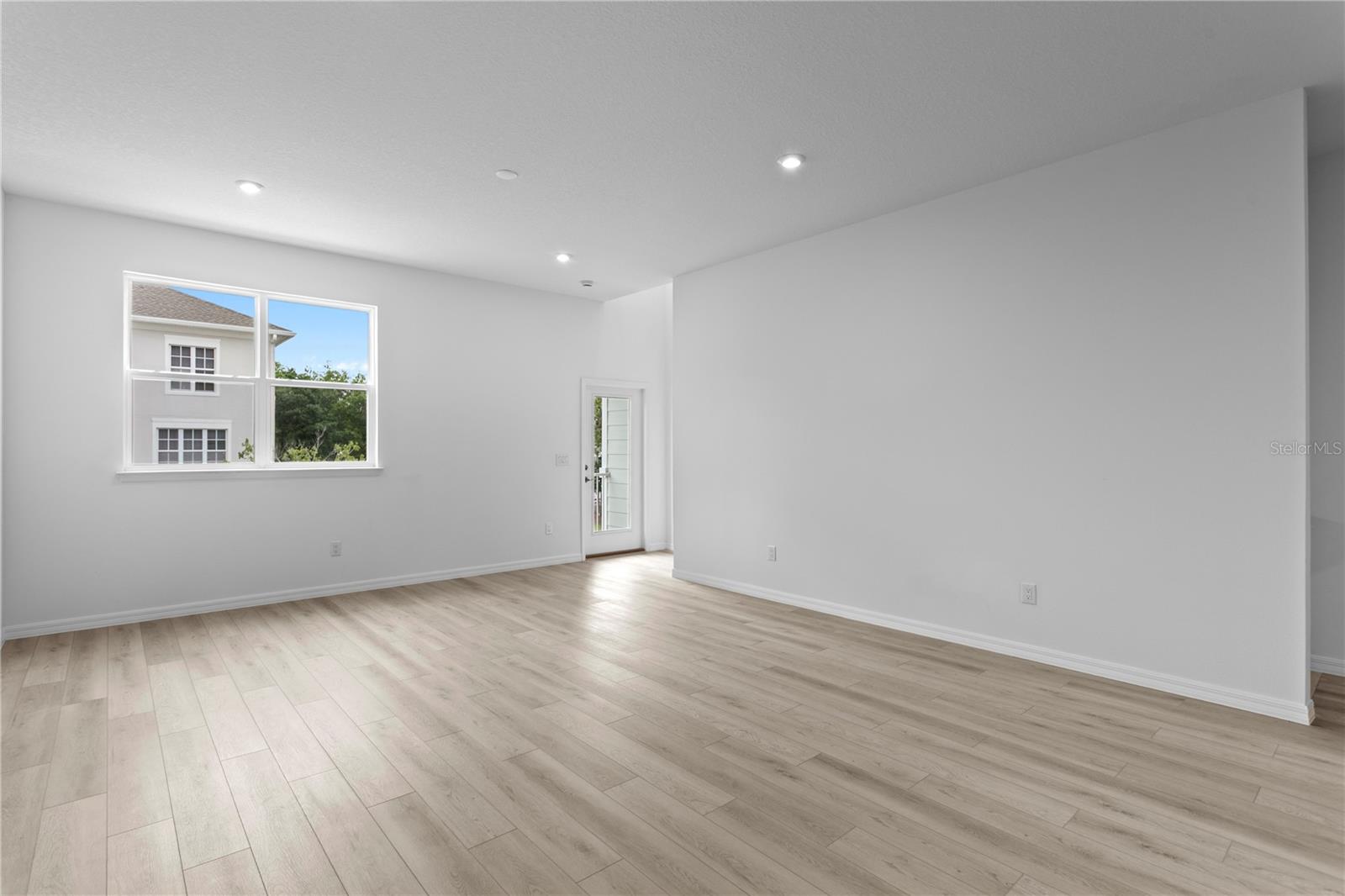 9608 Montague St Property Photo 19