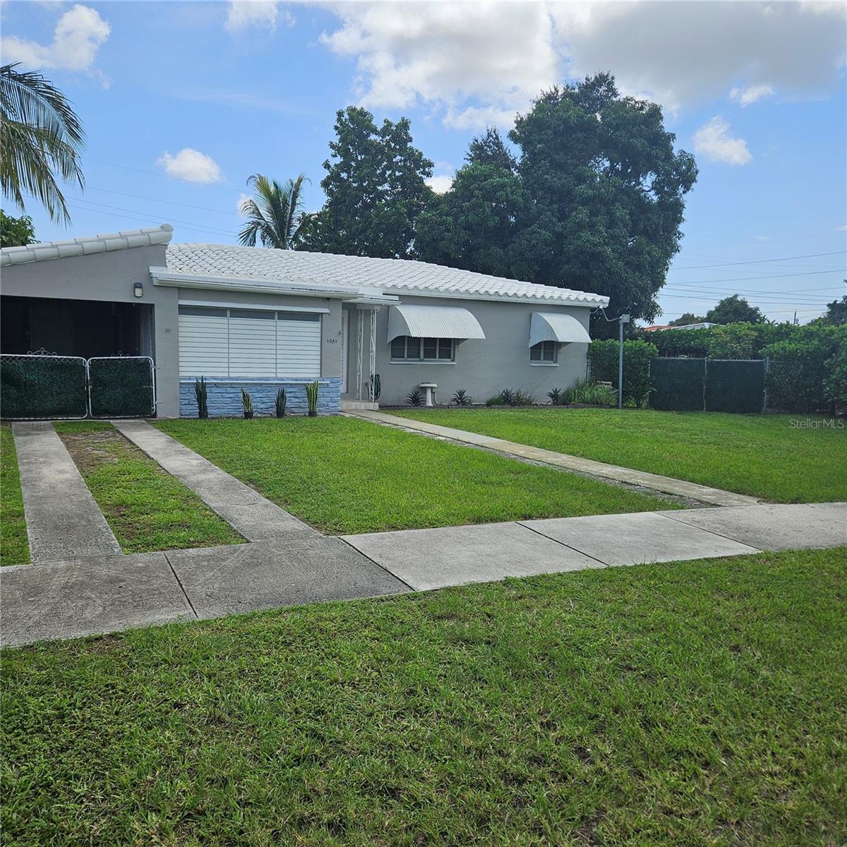 1051 Sw 72nd Ct Property Photo 1