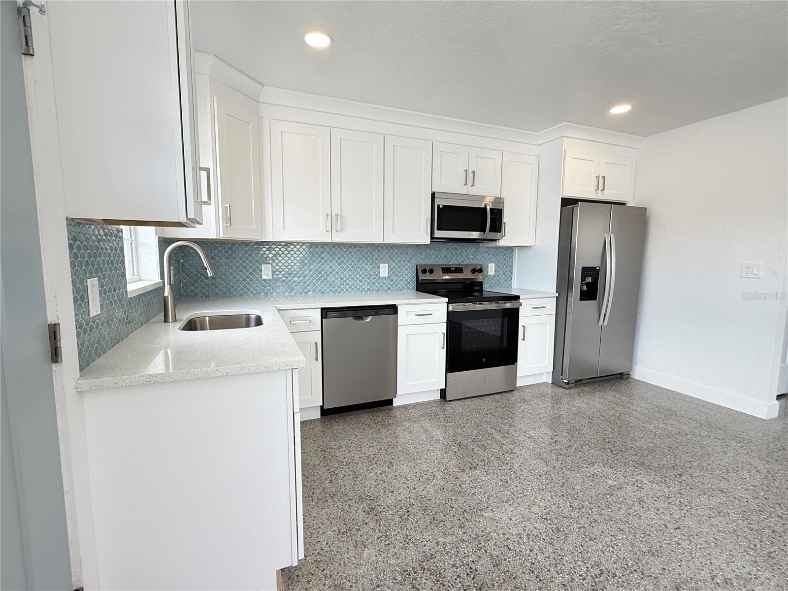 119 147th Ave E #b Property Photo 4