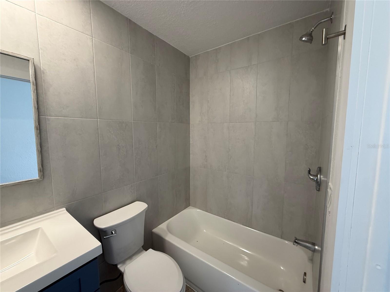 119 147th Ave E #b Property Photo 8