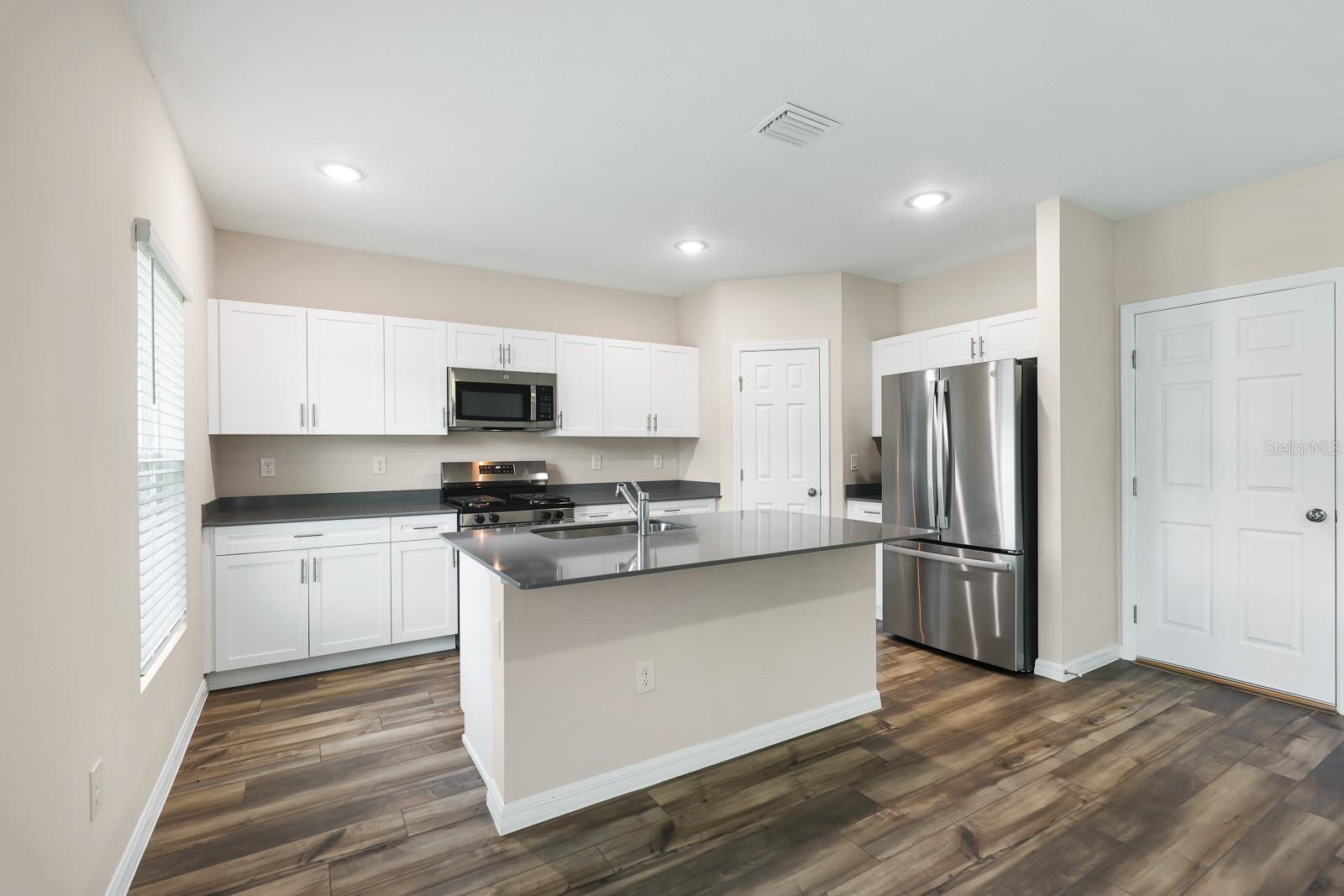 13034 Wellspring Dr Property Photo 3