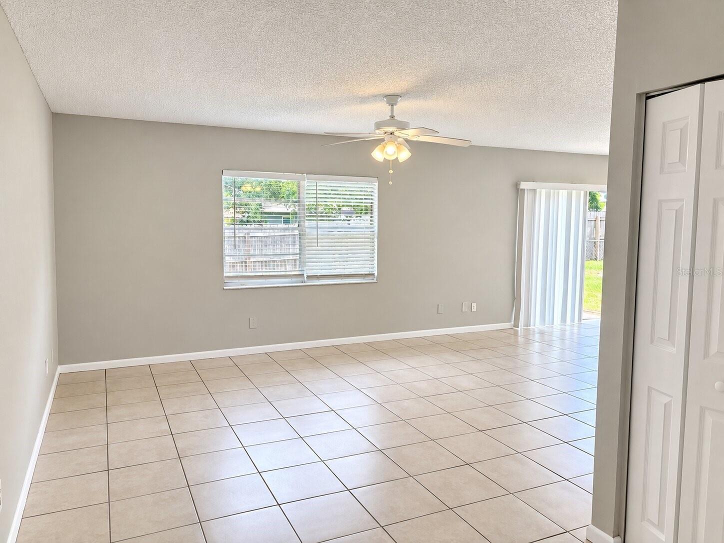432 Regal Park Dr Property Photo 3
