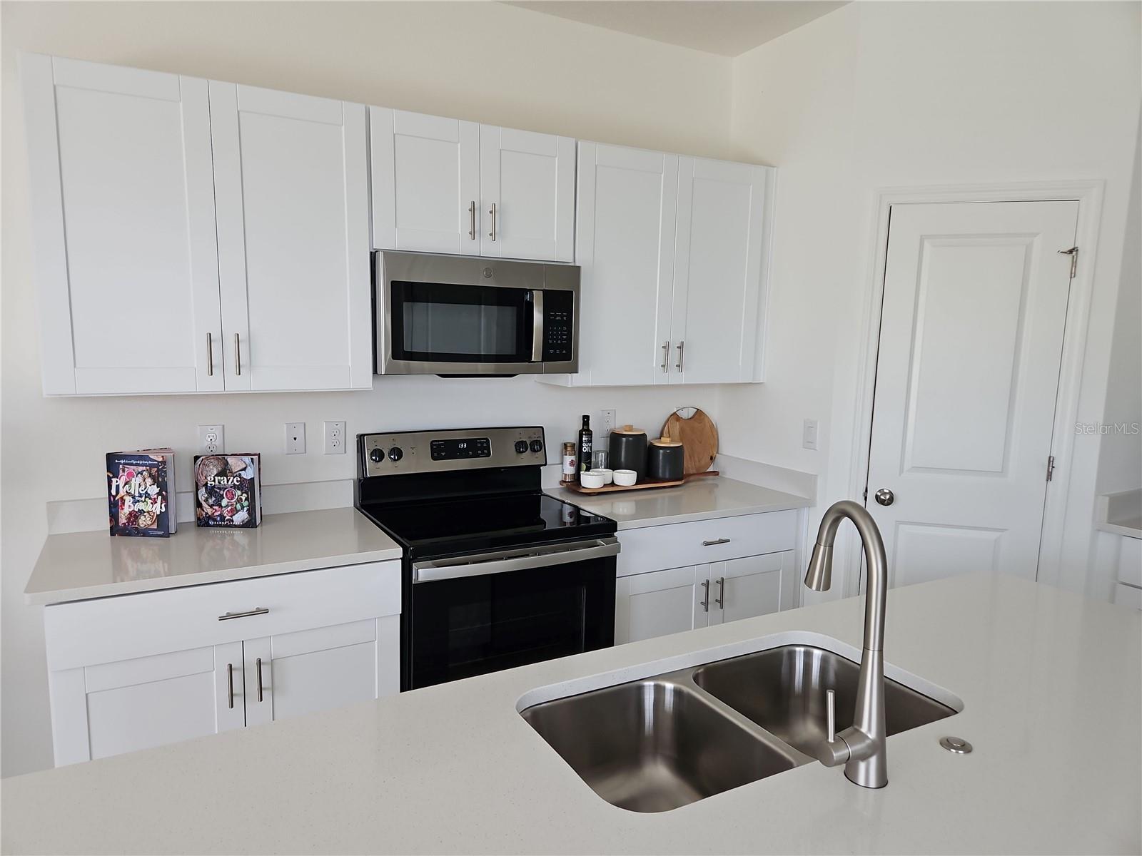 2338 Alee Ln Property Photo 5