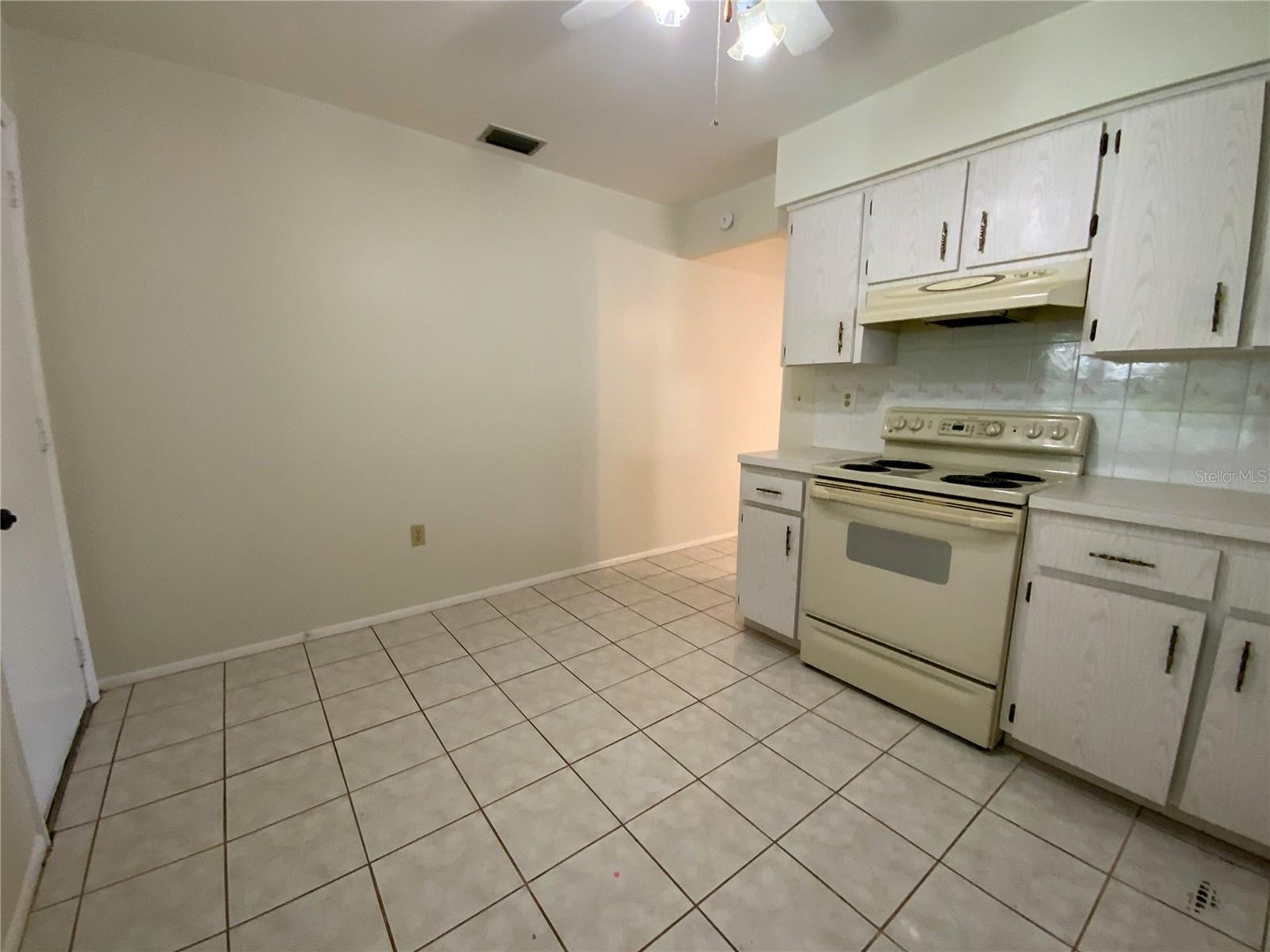 12622 Timberwood Ct Property Photo 4