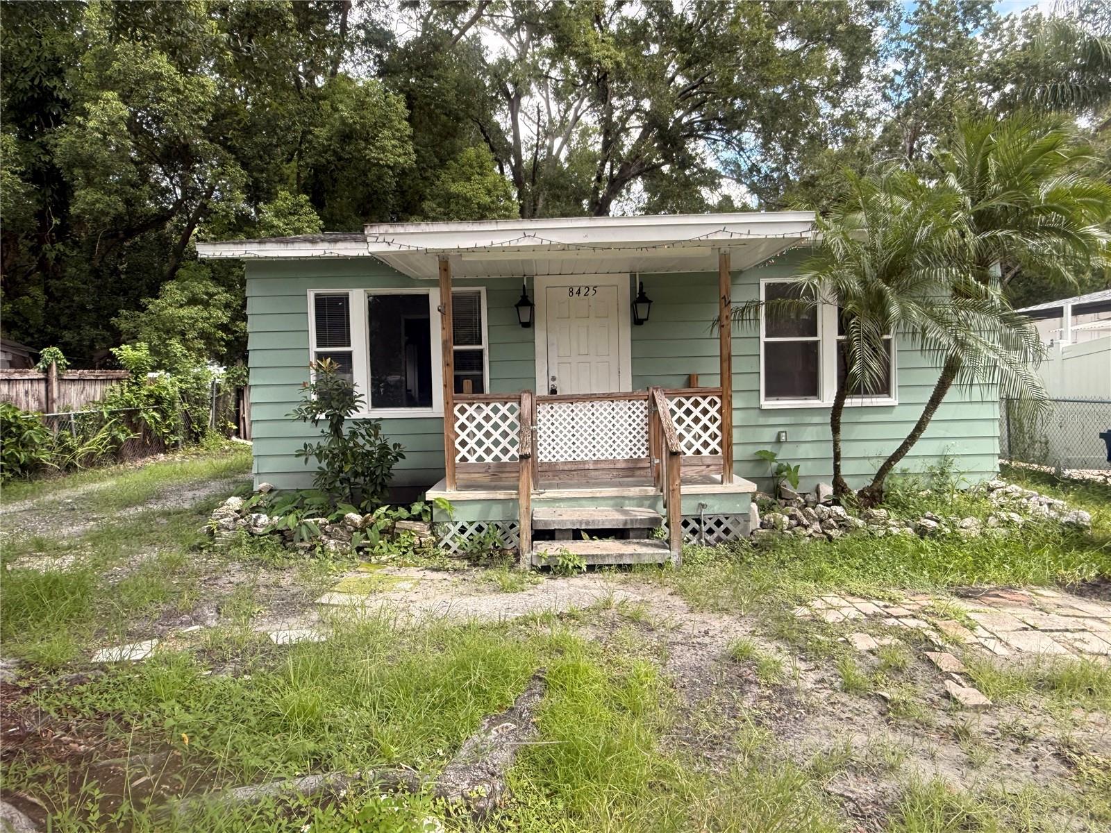 8425 N JONES AVE Property Photo 1