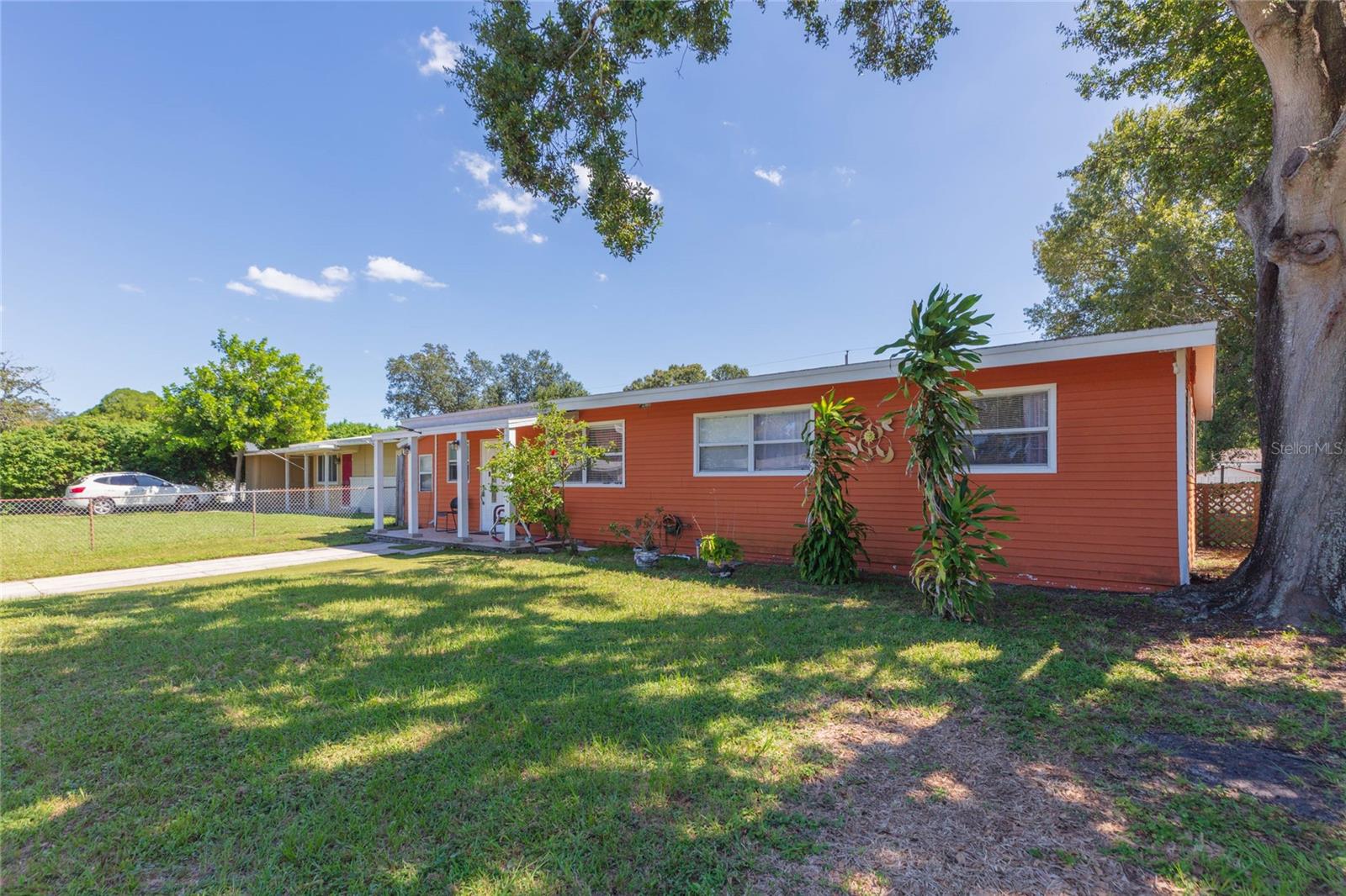 4416 W Trilby Ave Property Photo 2