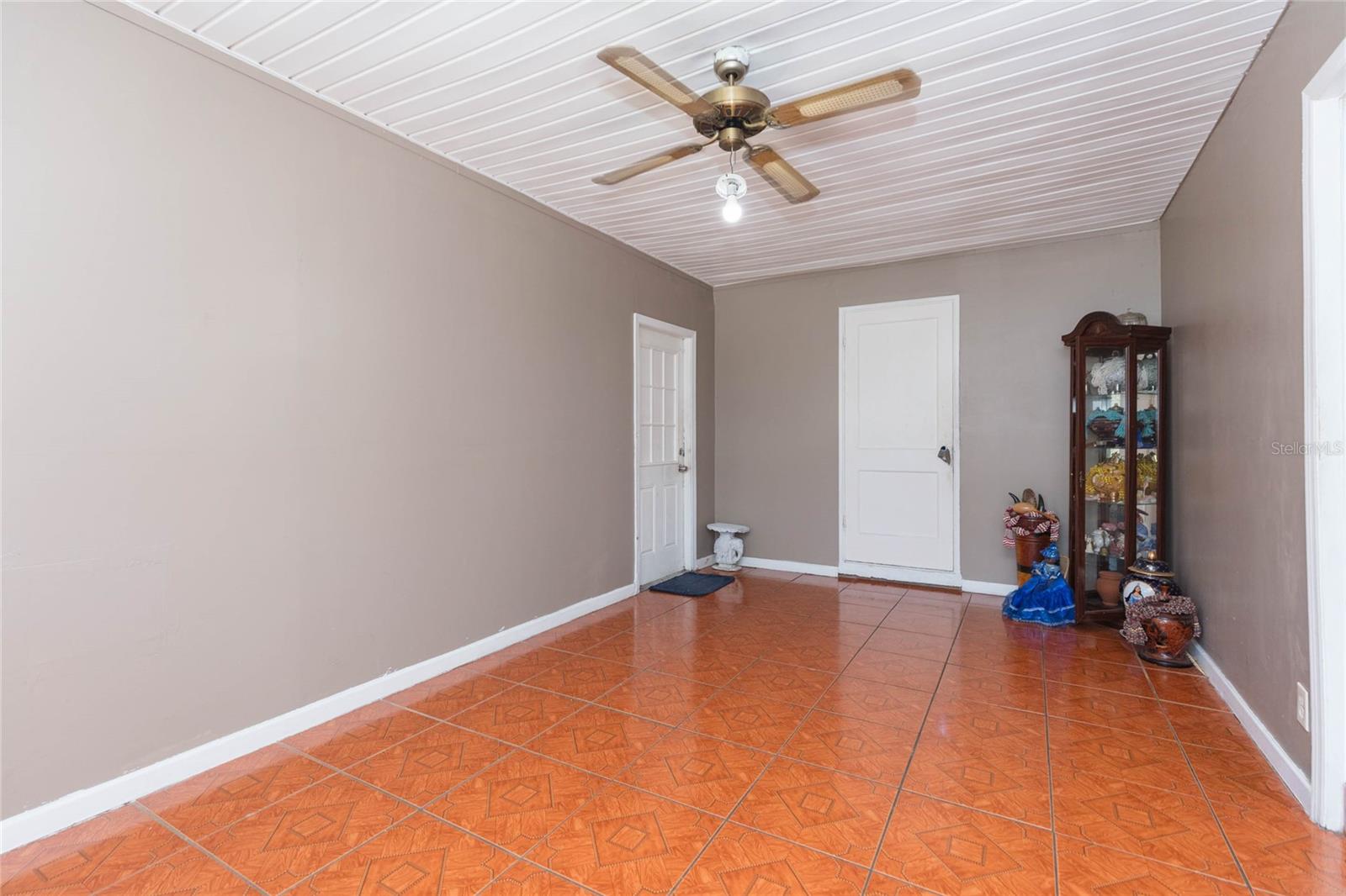 4416 W Trilby Ave Property Photo 3