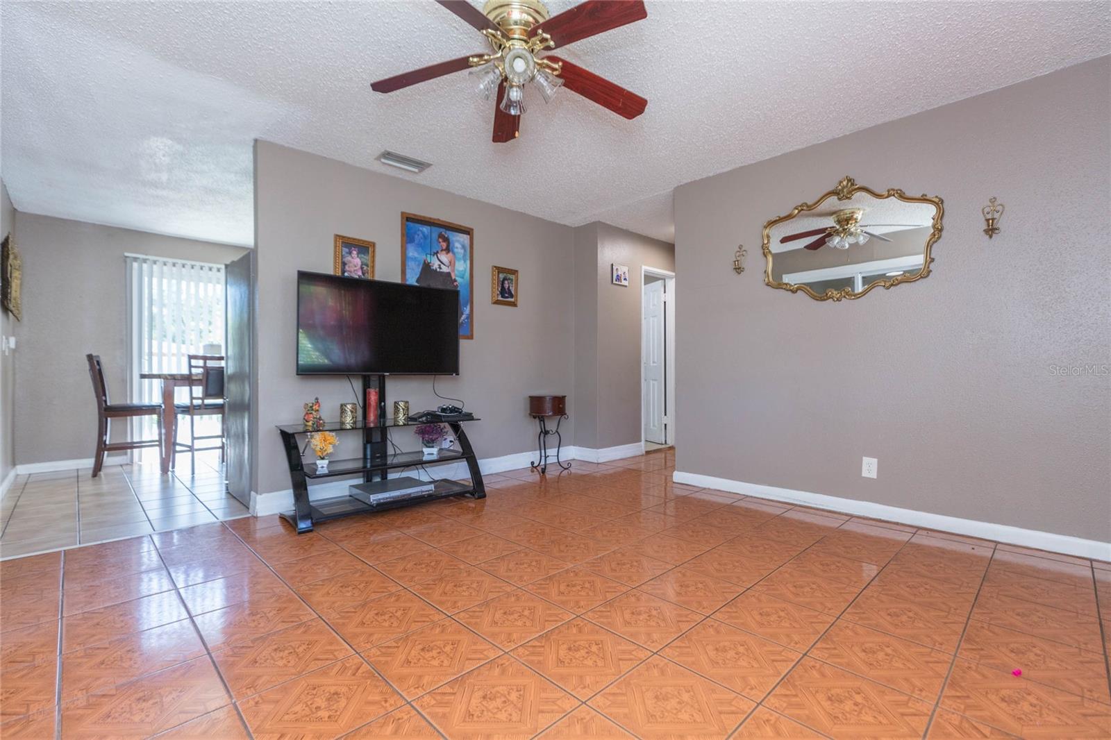 4416 W Trilby Ave Property Photo 6