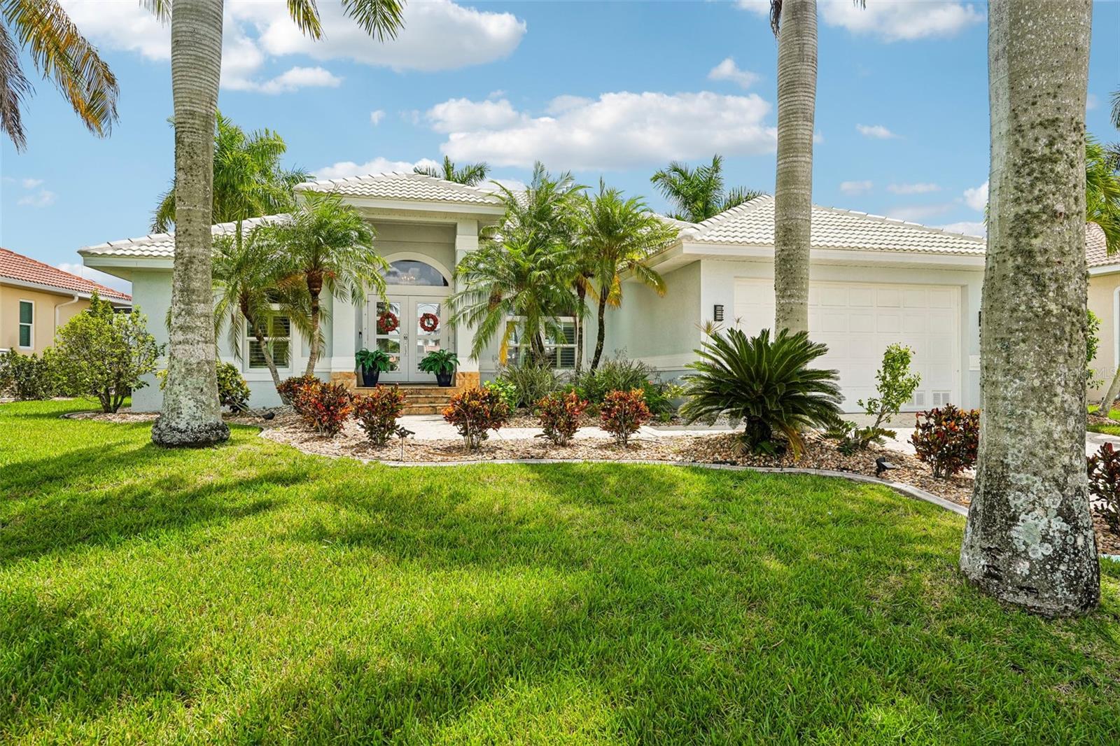 1217 Sea Breeze Ct Property Photo 6