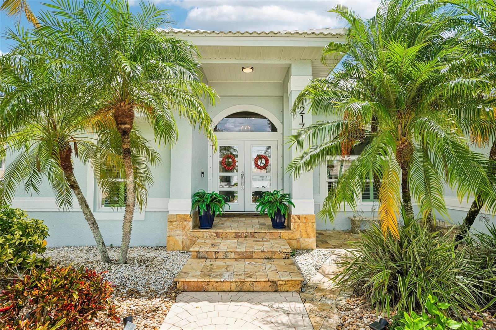 1217 Sea Breeze Ct Property Photo 8