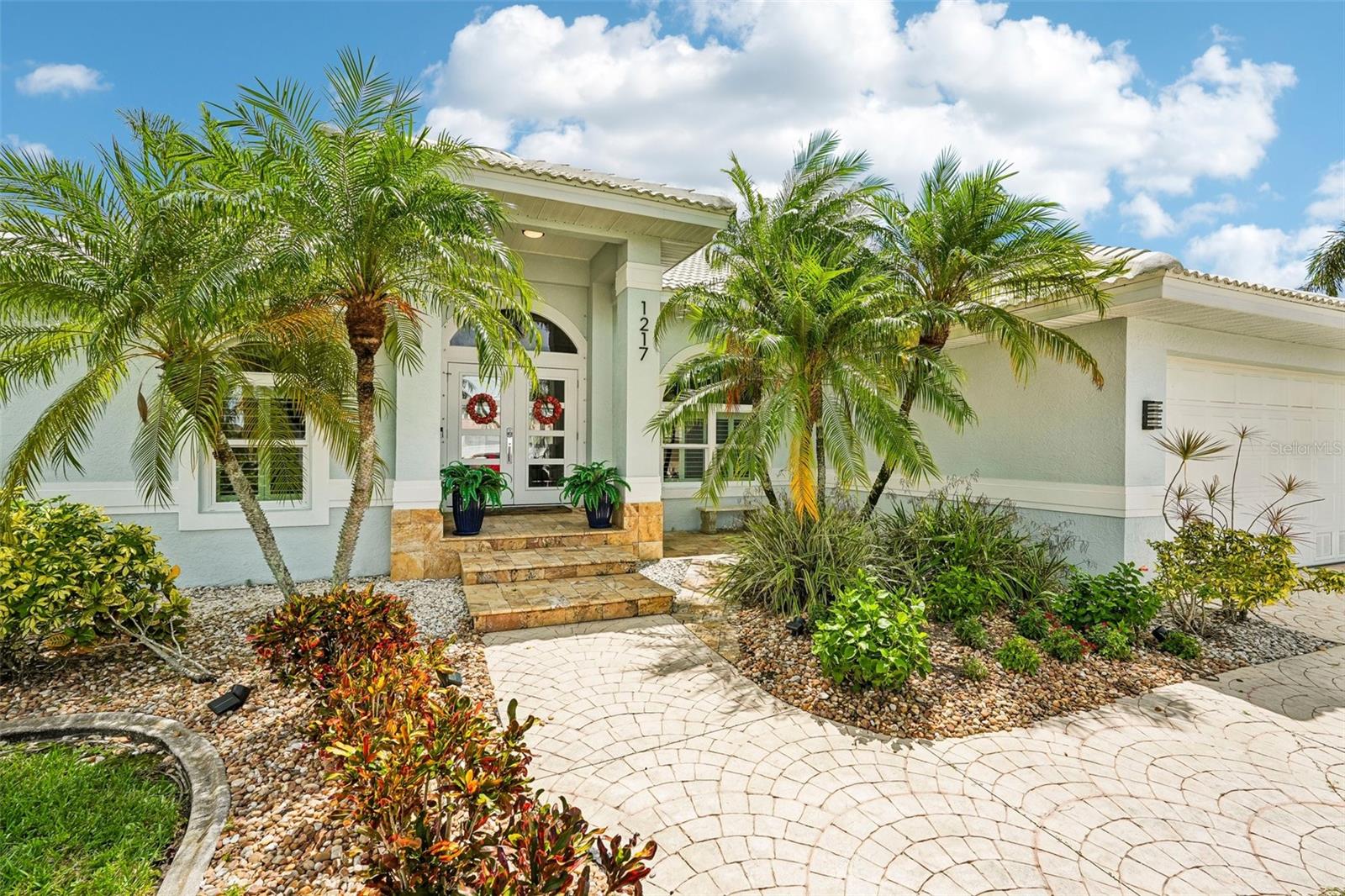 1217 Sea Breeze Ct Property Photo 9