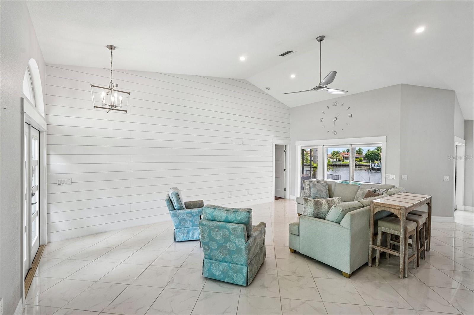 1217 Sea Breeze Ct Property Photo 12