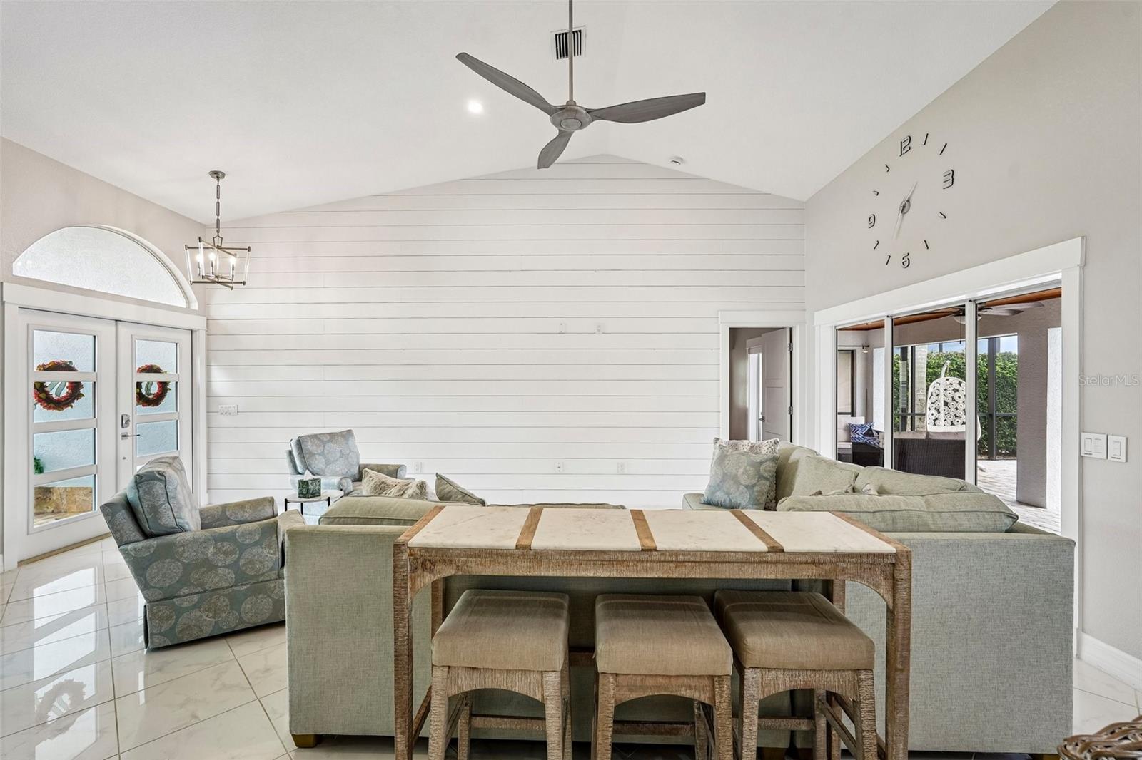 1217 Sea Breeze Ct Property Photo 15