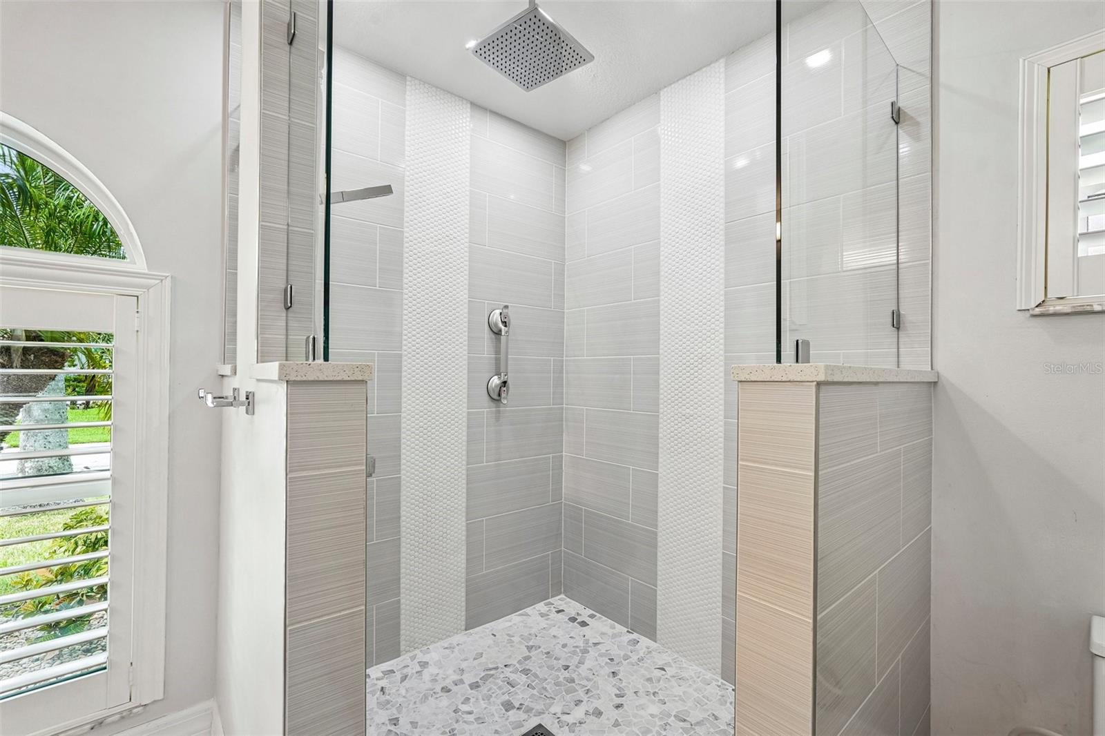 1217 Sea Breeze Ct Property Photo 33