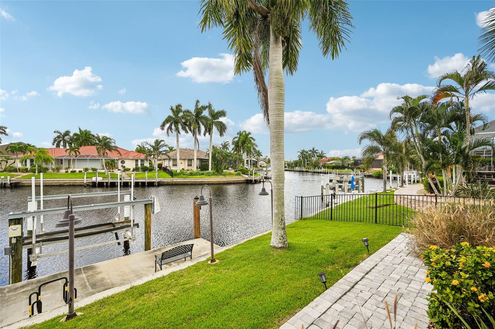 1217 Sea Breeze Ct Property Photo 40