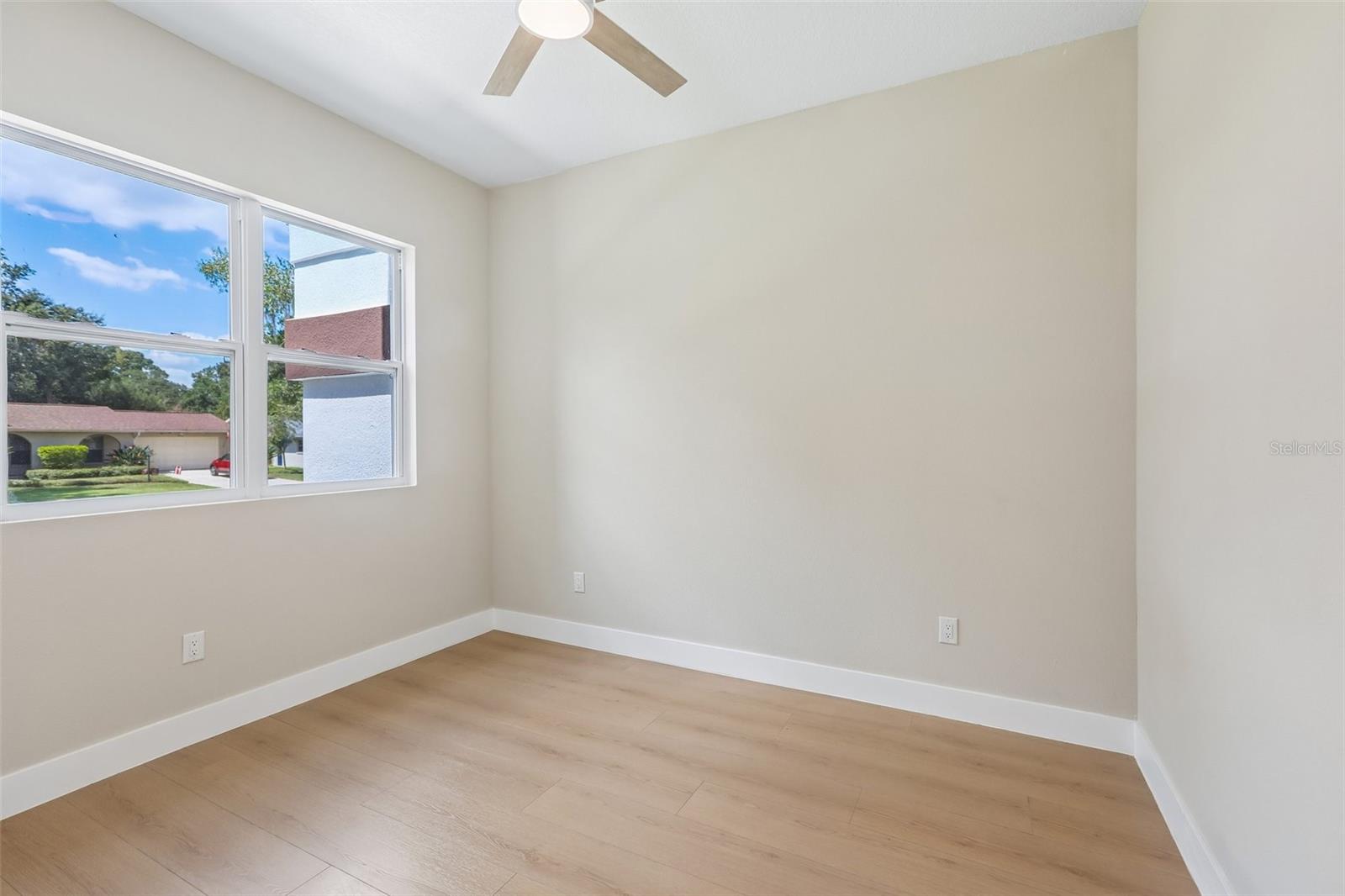806 Lamont Pl Property Photo 18