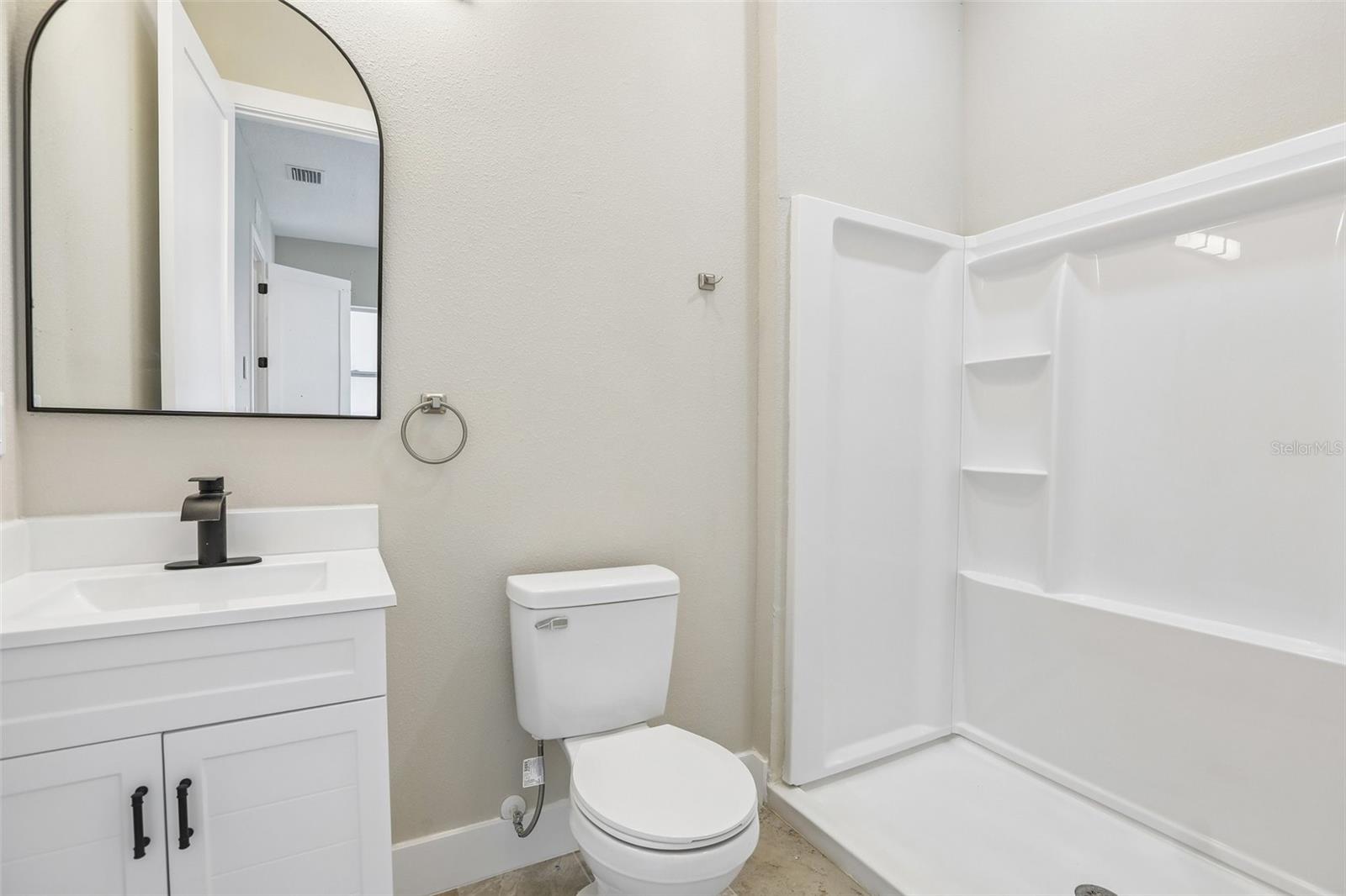 806 Lamont Pl Property Photo 32