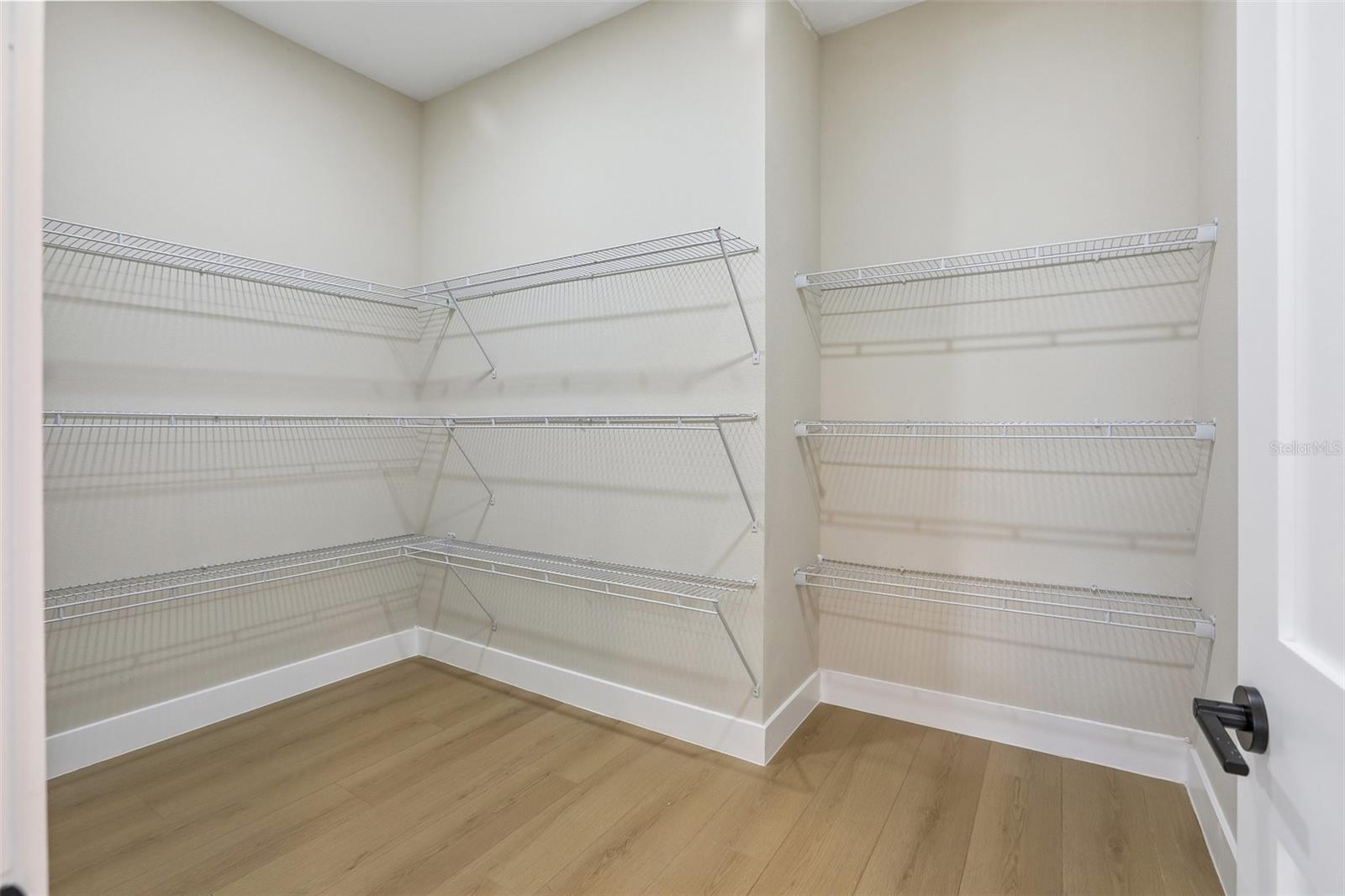 806 Lamont Pl Property Photo 34