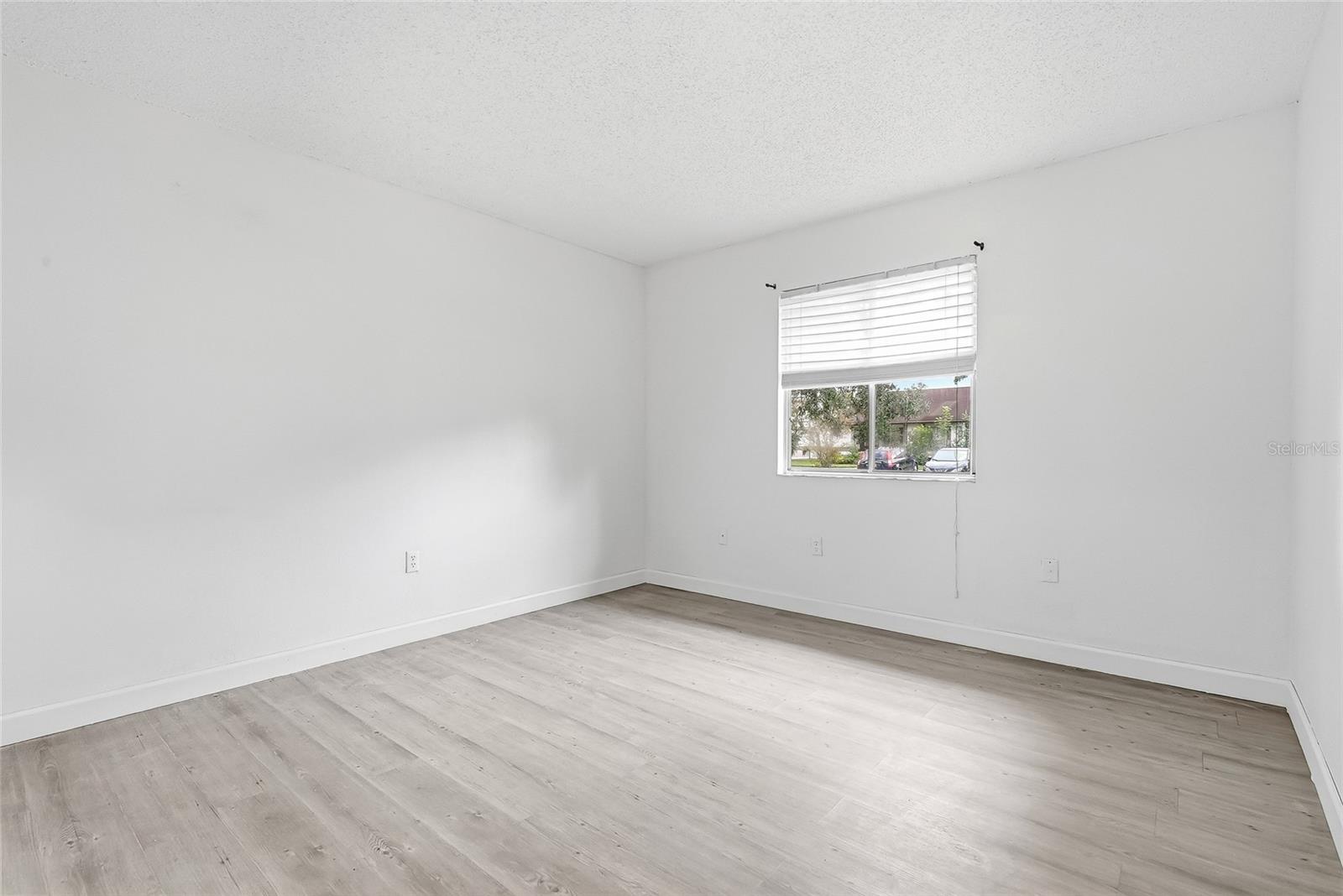 2265 Bancroft Cir S #b Property Photo 27
