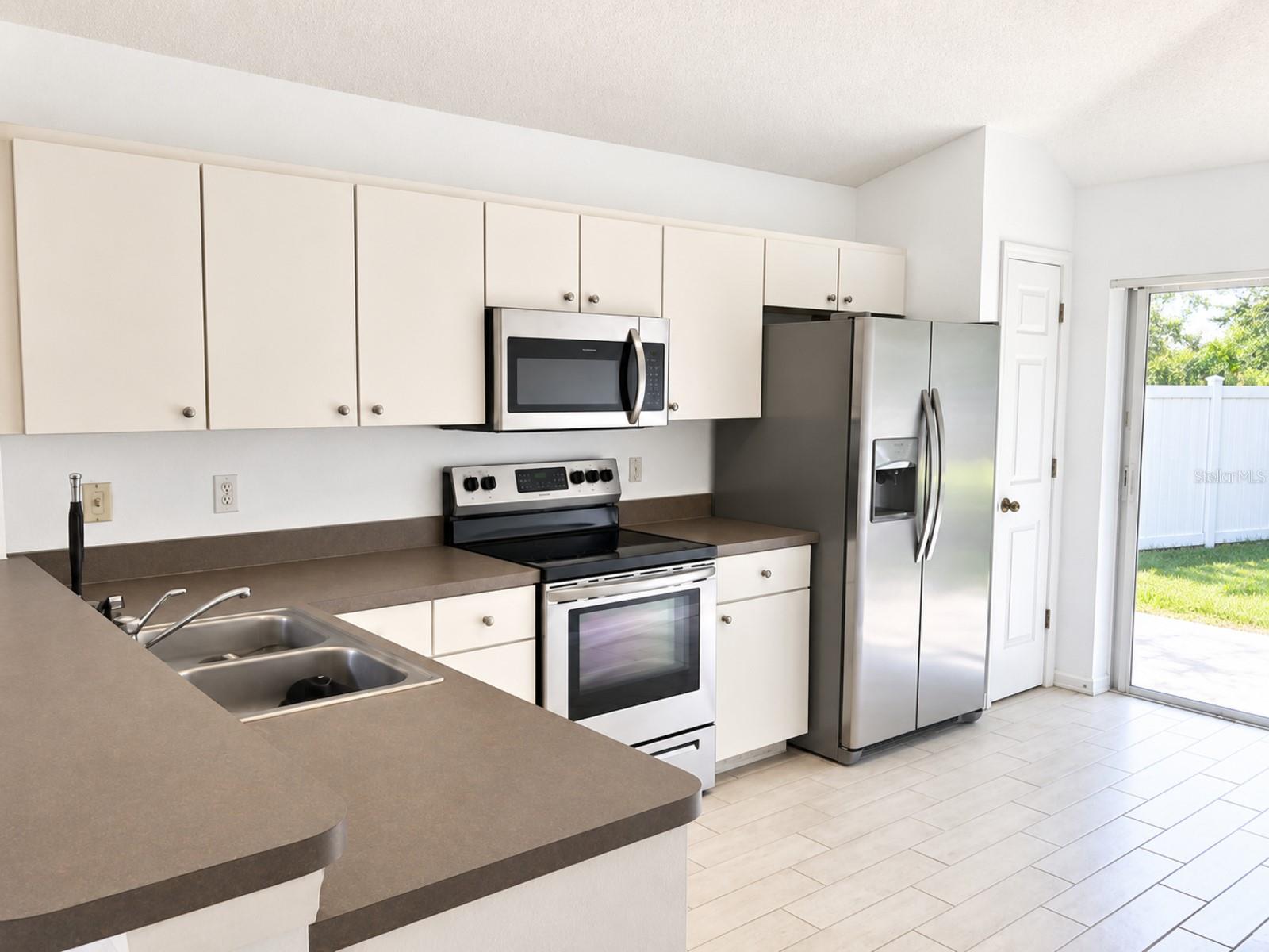 32215 Fish Hook Loop Property Photo 5