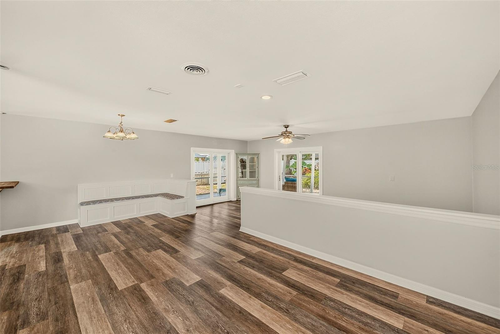 809 Jacaranda Dr Property Photo 6