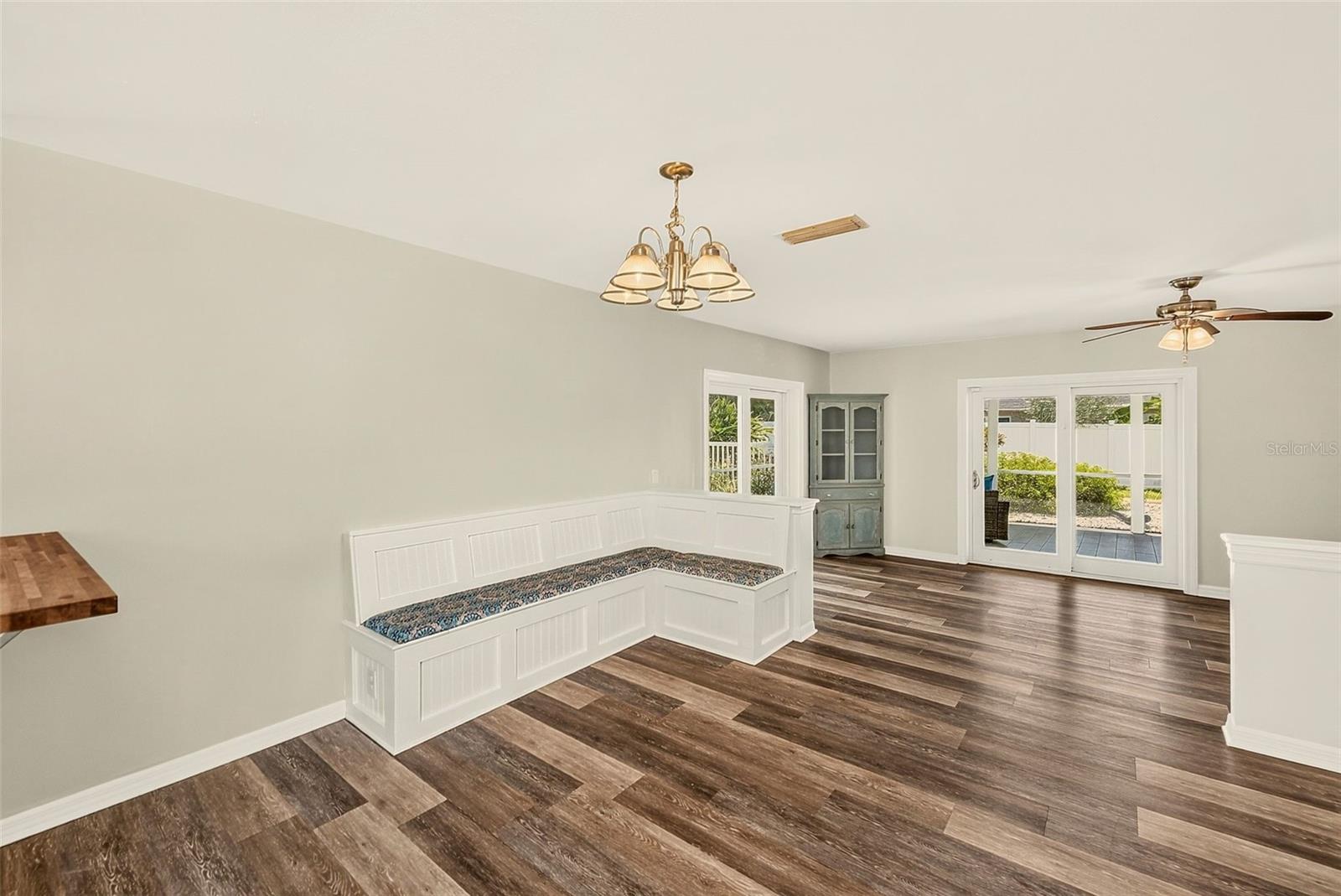 809 Jacaranda Dr Property Photo 9