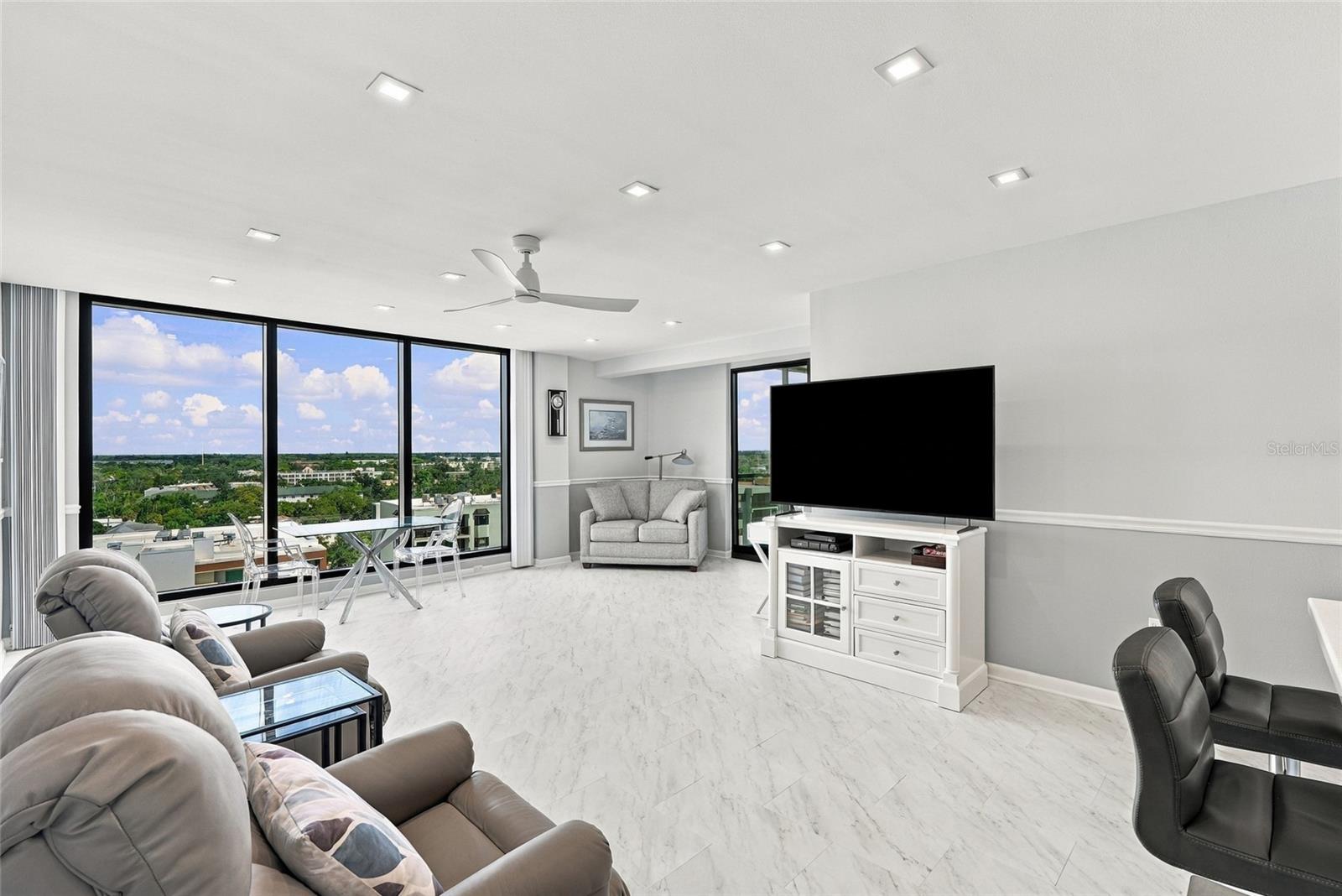 707 S Gulfstream Ave #1006 Property Photo 7