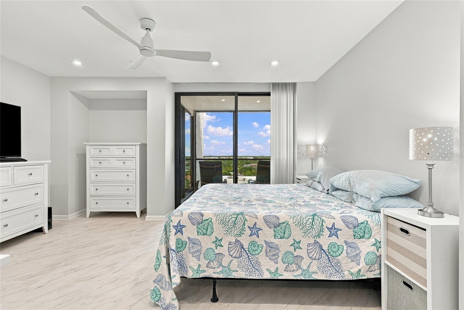707 S Gulfstream Ave #1006 Property Photo 9