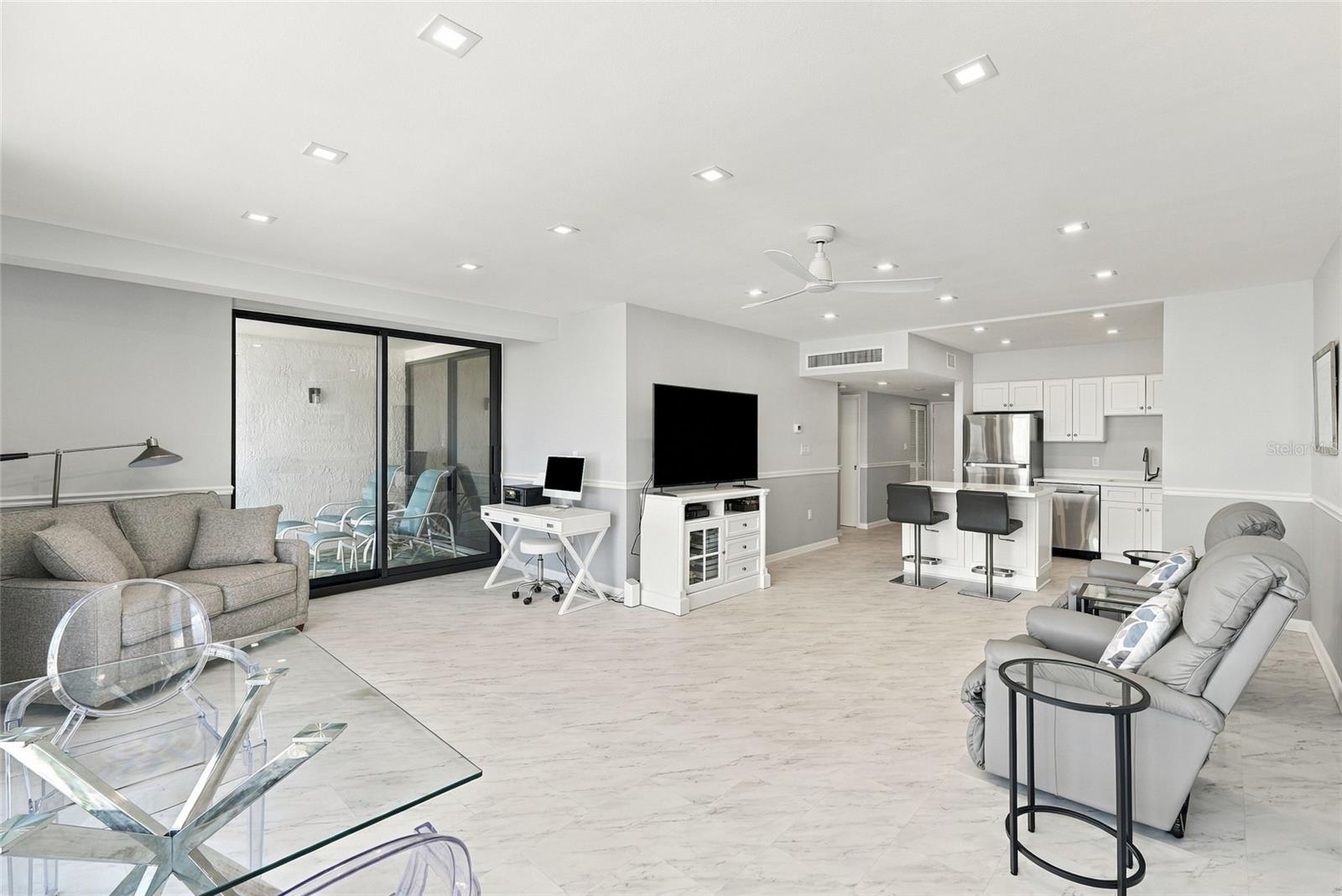 707 S Gulfstream Ave #1006 Property Photo 22