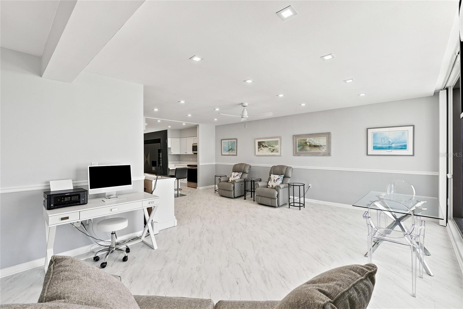 707 S Gulfstream Ave #1006 Property Photo 26