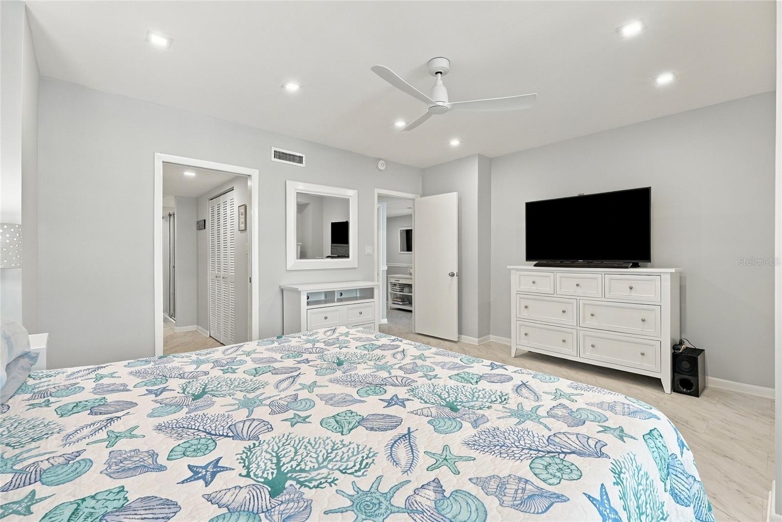 707 S Gulfstream Ave #1006 Property Photo 29