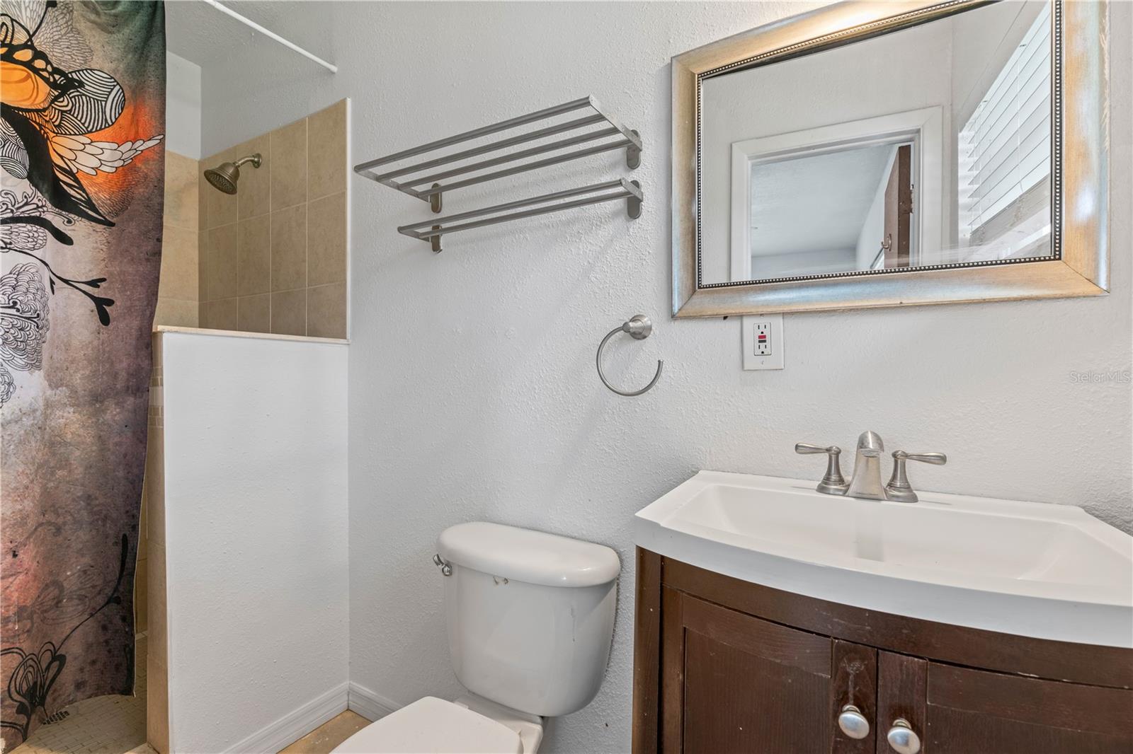 5217 Peach Ave Property Photo 15