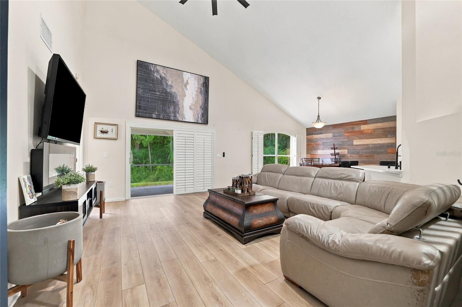 17704 Nathans Dr Property Photo 8