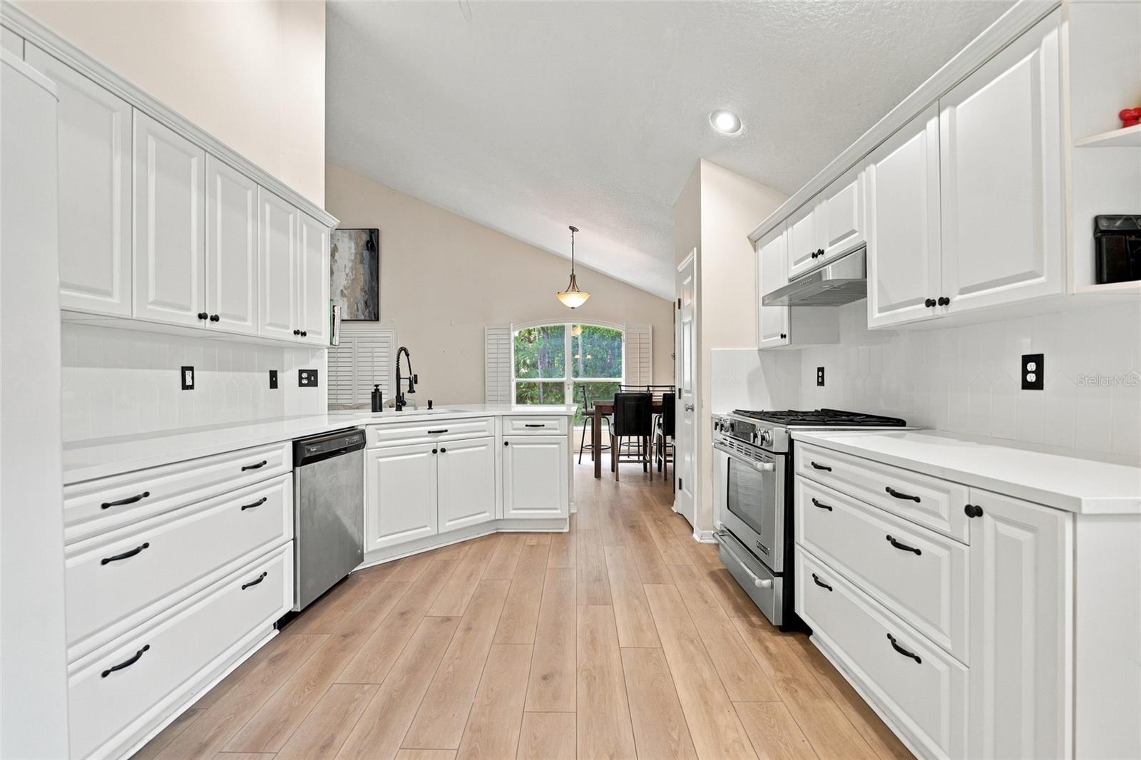 17704 Nathans Dr Property Photo 14