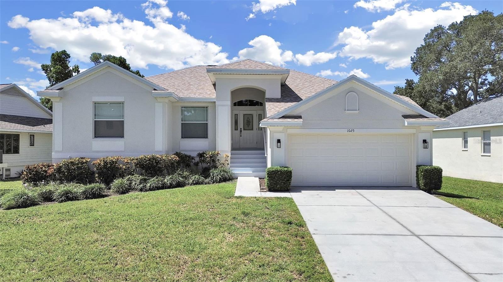 1025 LAKE AVOCA PL Property Photo 1
