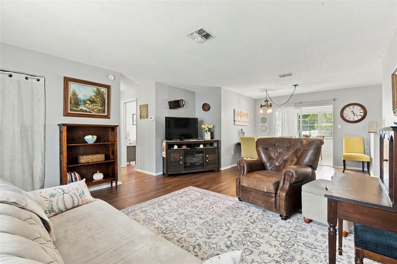4620 Tiburon Dr Property Photo 4