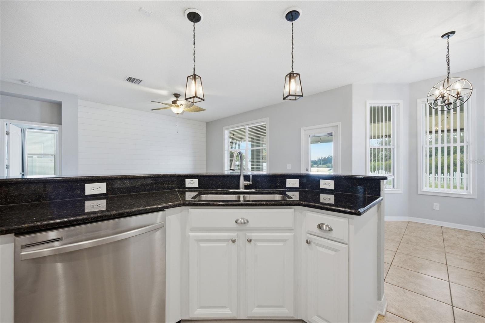 7207 Forest Mere Dr Property Photo 13