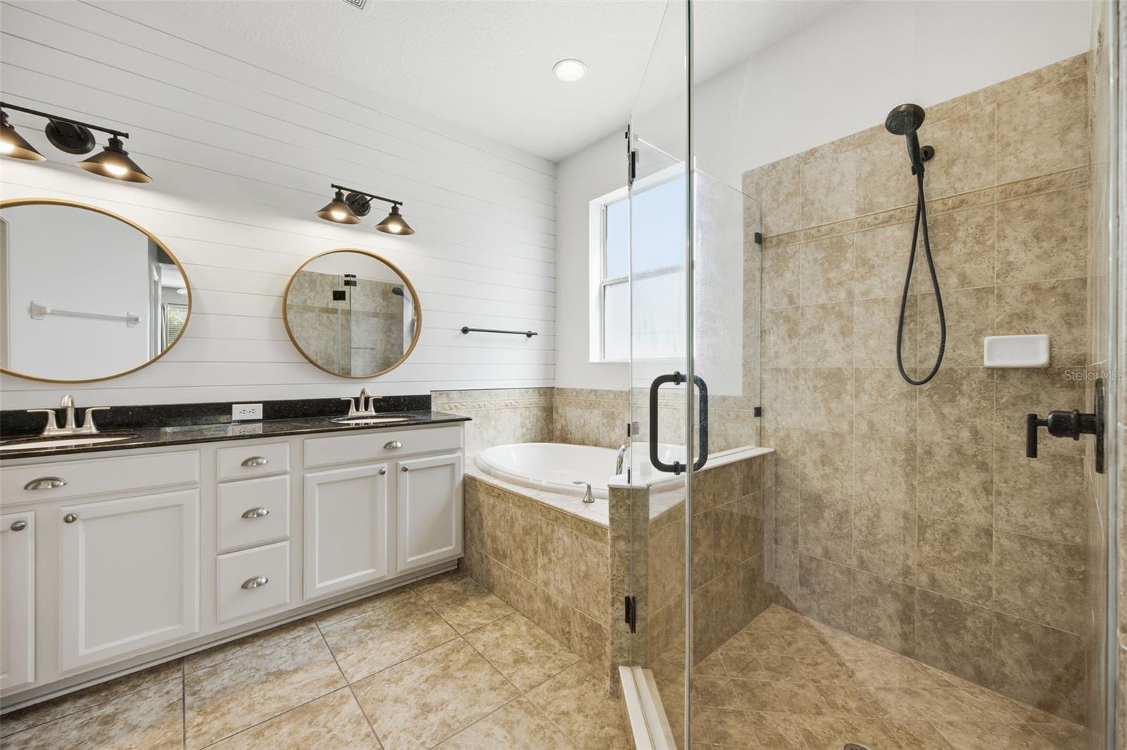 7207 Forest Mere Dr Property Photo 23
