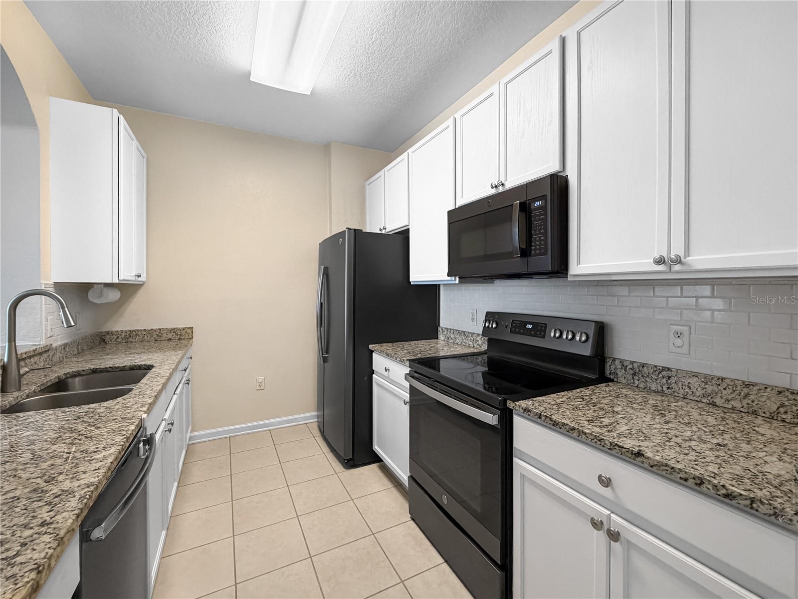 6434 Cava Alta Dr #105 Property Photo 4