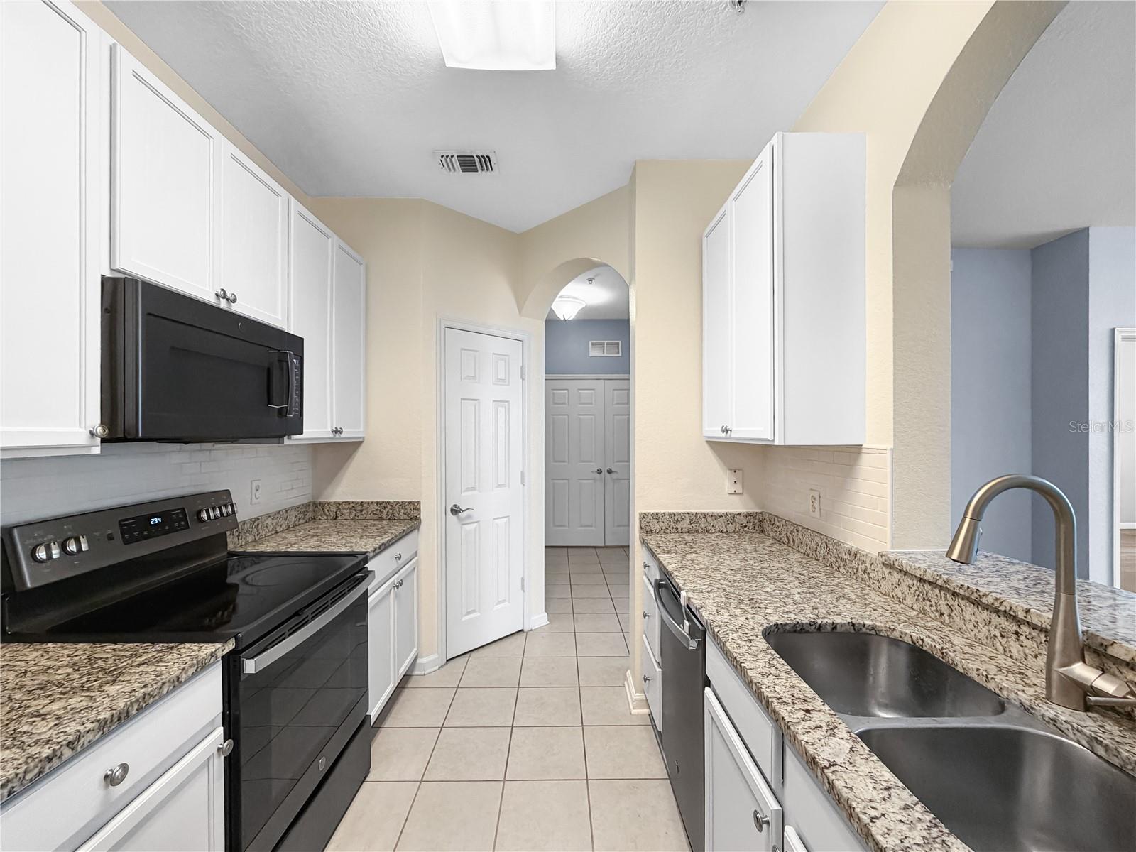 6434 Cava Alta Dr #105 Property Photo 5
