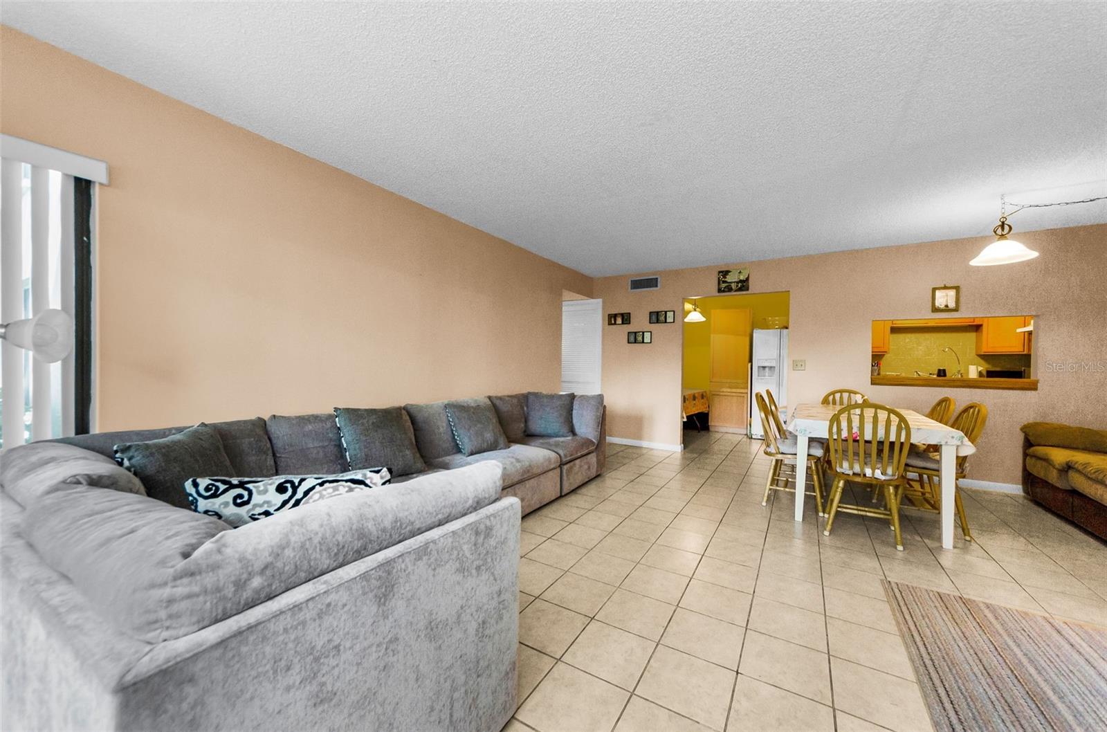 2575 Pine Ridge Way S #e1 Property Photo 3