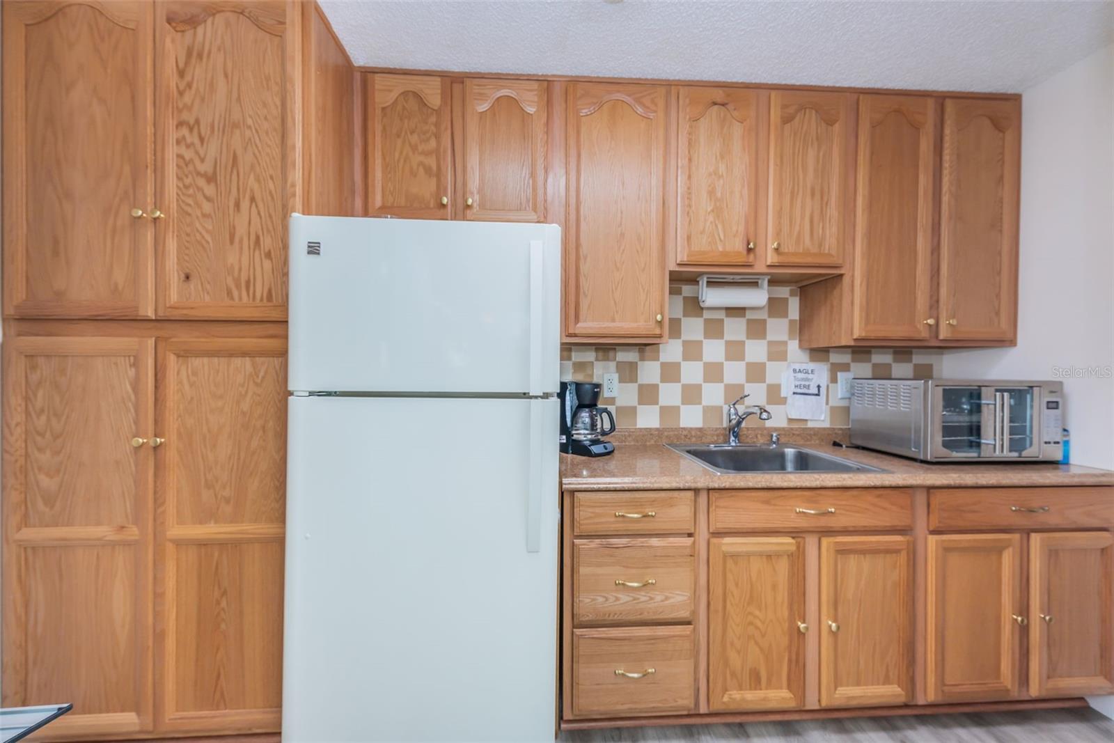 2575 Pine Ridge Way S #e1 Property Photo 16