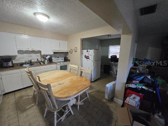324 Golden Sands Dr Property Photo 4