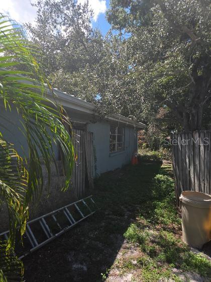 324 Golden Sands Dr Property Photo 16