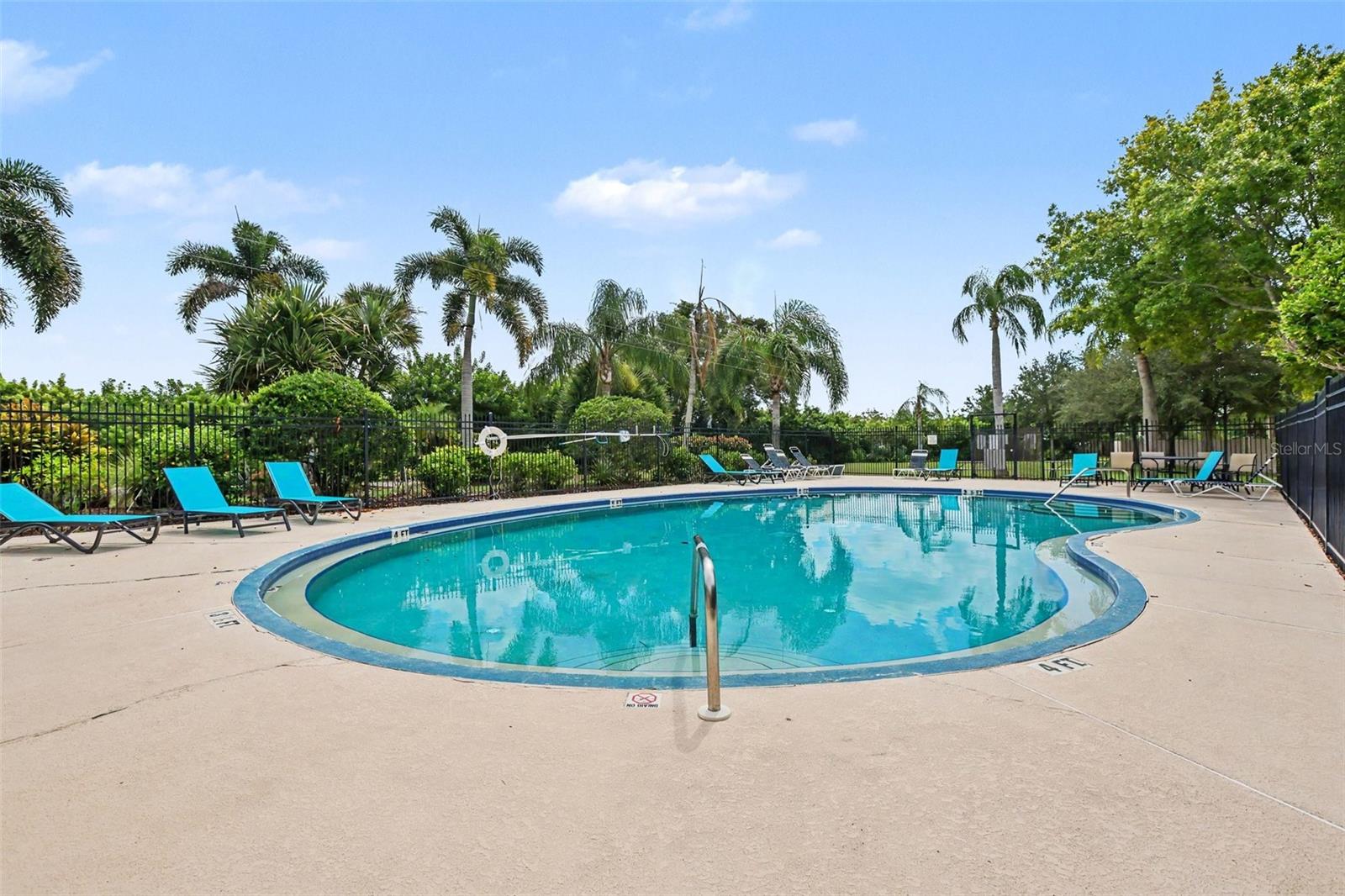 6137 Bayside Key Dr Property Photo 31