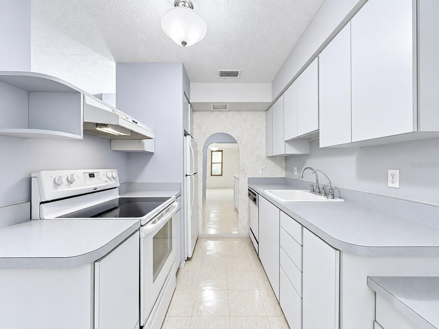 1026 W Rambla St Property Photo 8