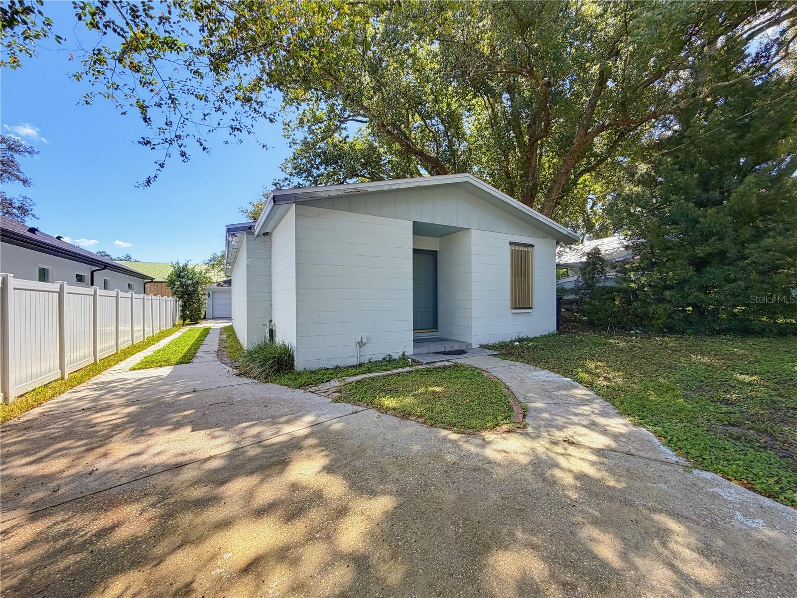 1026 W Rambla St Property Photo 28